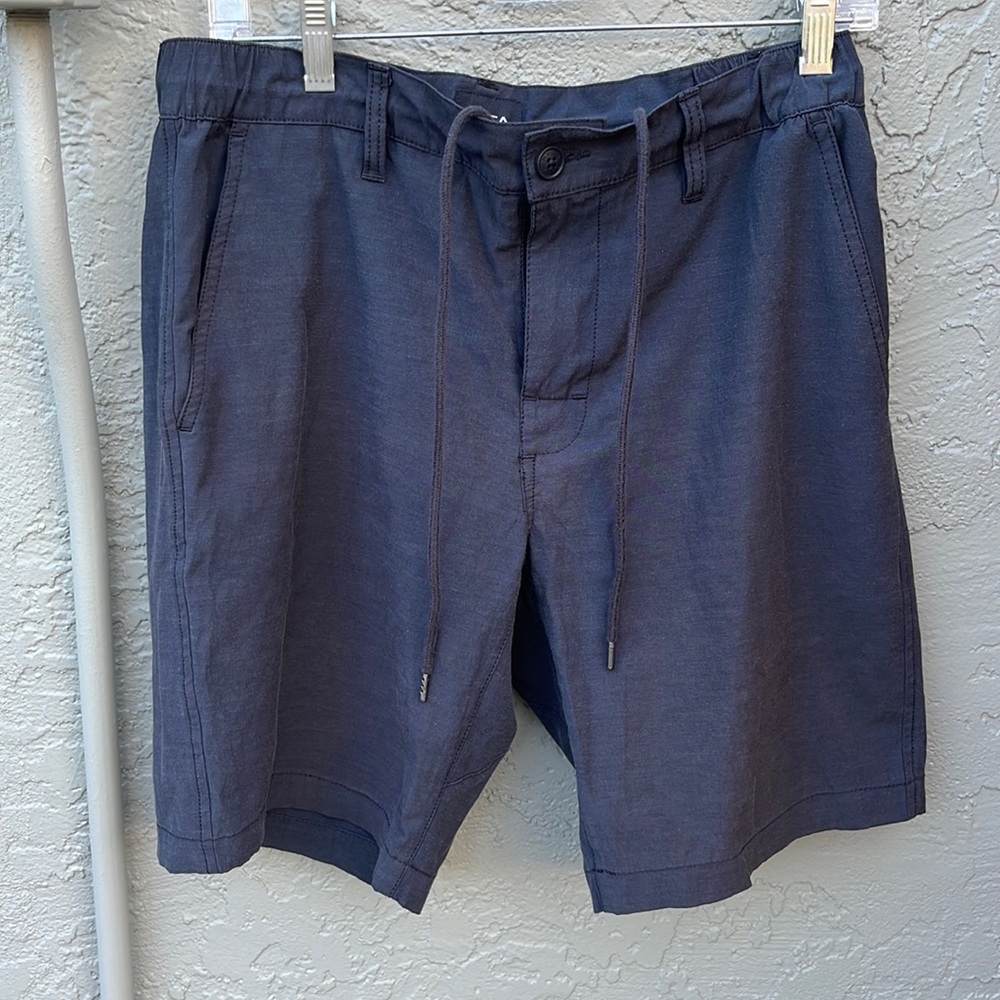 RVCA Men’s soft black shorts size 31 button & drawstring 2 front & back pockets